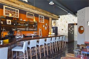 【惊鸿一面】爱上汉川实业英国酒吧硅胶冰格!