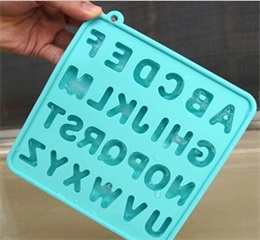 与普通冰格相比较,硅胶冰格价格更贵的理由在哪里?