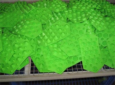 情人节礼品——广州硅胶冰格在产品创新方面有什么不同?