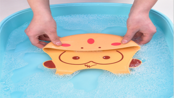 婴儿围兜有哪些作用? 新生儿需要围兜吗?