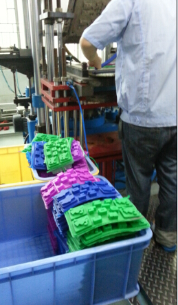 订制硅胶制冰器 订制硅胶制冰器