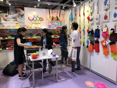 硅胶磨牙棒 HKTDC 硅胶磨牙棒 HKTDC