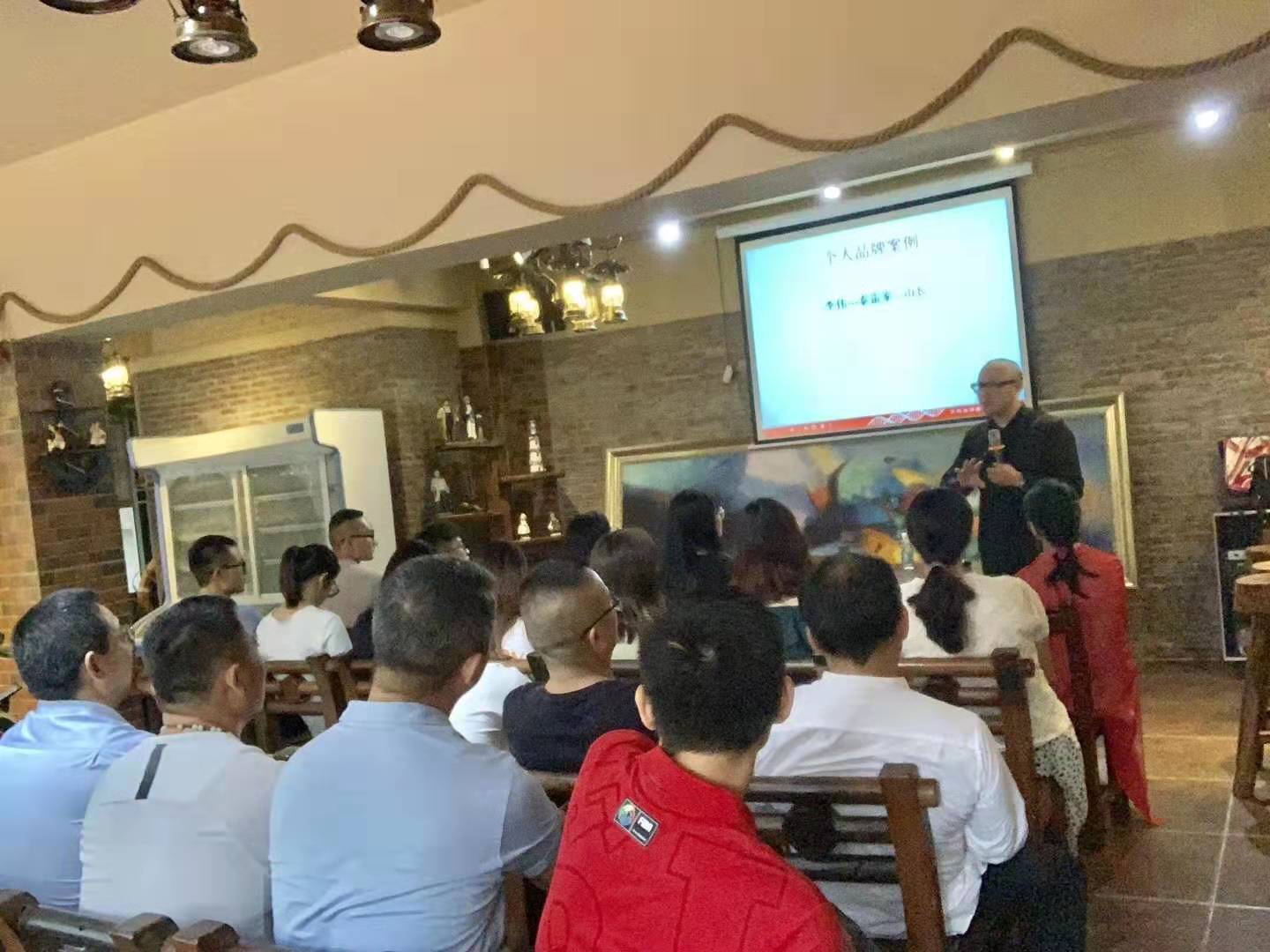 防摔硅胶奶瓶厂家 防摔硅胶奶瓶厂家