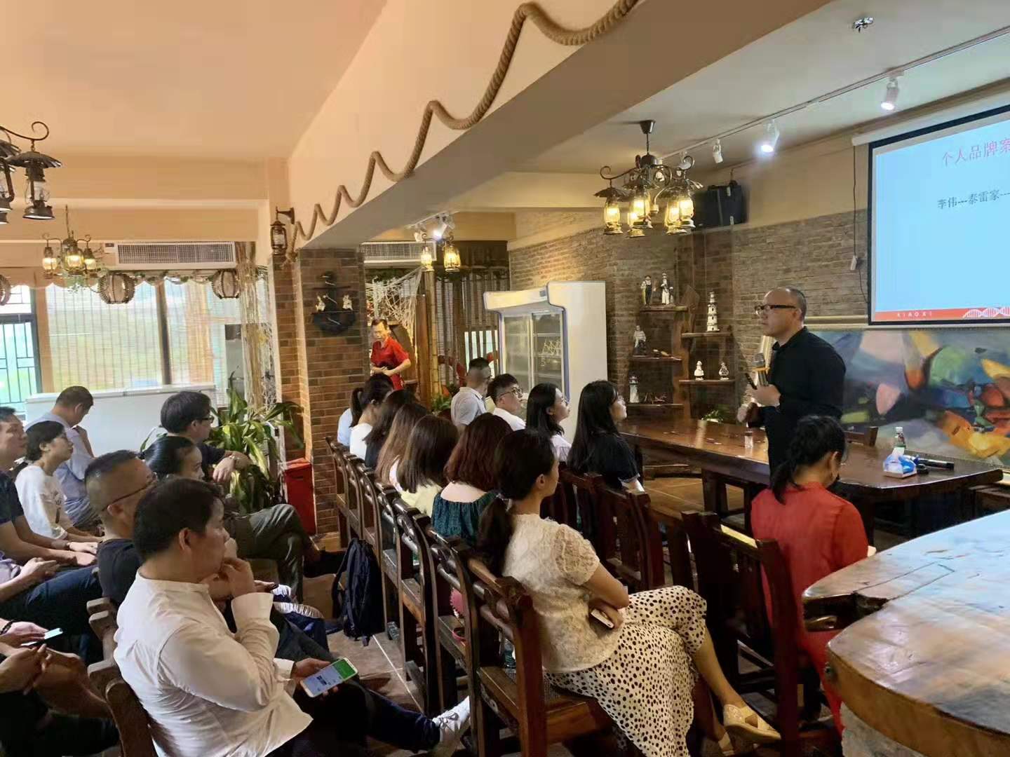 防摔硅胶奶瓶厂家 防摔硅胶奶瓶厂家